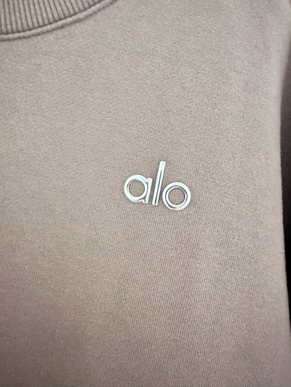 ALO Yoga Crewneck Sweatshirt in mauve - Picture 2 of 2